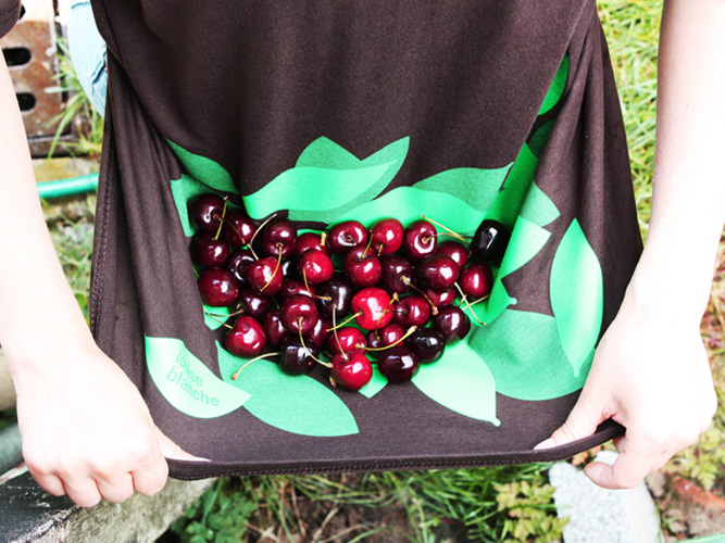 lb-cerises-mains.jpg
